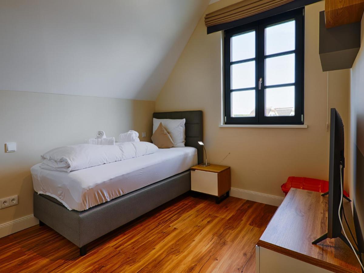 Reetland Am Meer - Premium Reetdachvilla Mit 3 Schlafzimmern, Sauna, Kamin Und Massagesessel F05 Dranske Ngoại thất bức ảnh